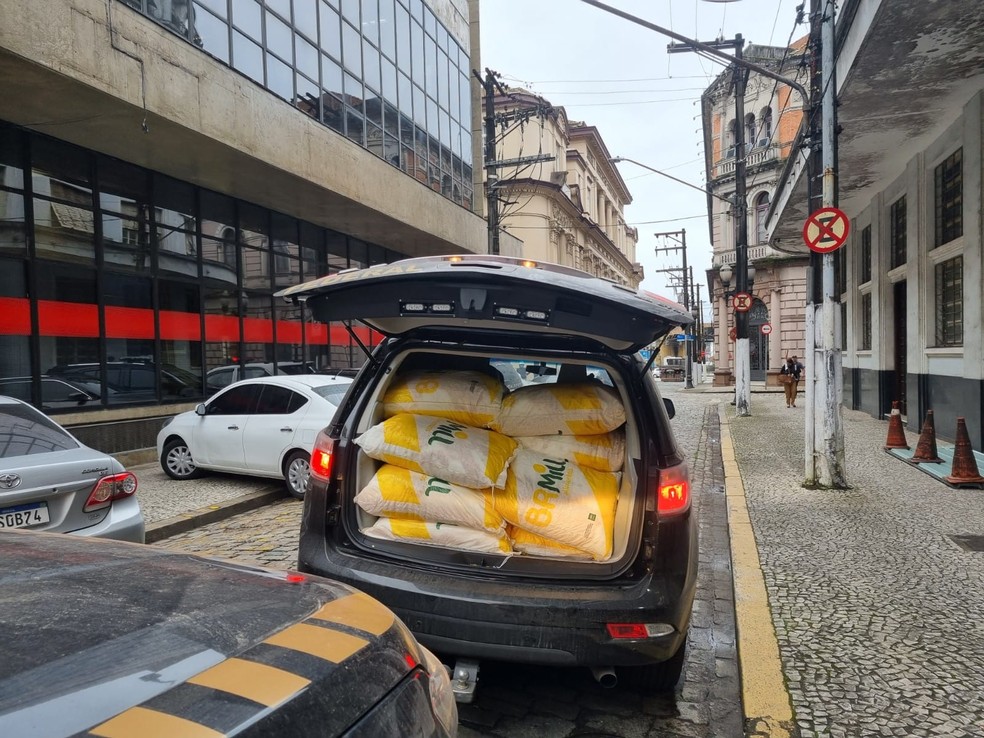 Abrea denuncia: Sama afronta de novo o STF, tenta exportar 340 toneladas de  amianto; 10 carretas chegam ao porto de Santos, em SP, nesta tarde -  Viomundo