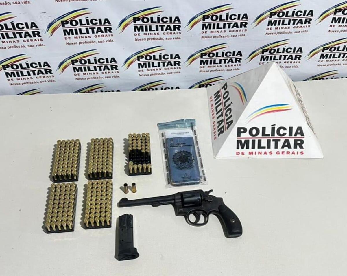 Homem monitorado por tornozeleira eletrônica é preso suspeito de matar cachorro, em Santa Rita do Itueto