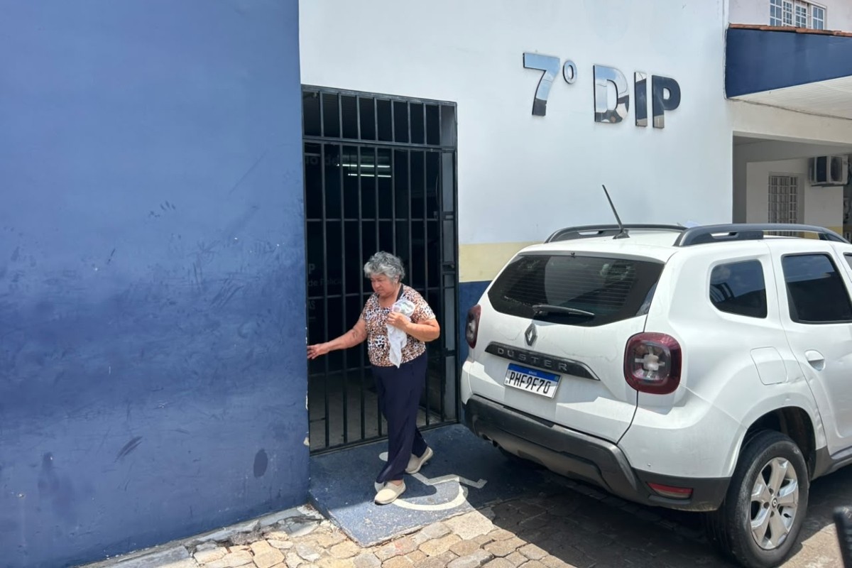 Mulher é presa com identidades falsas em Manaus; documentos seriam usados para votar mais de uma vez