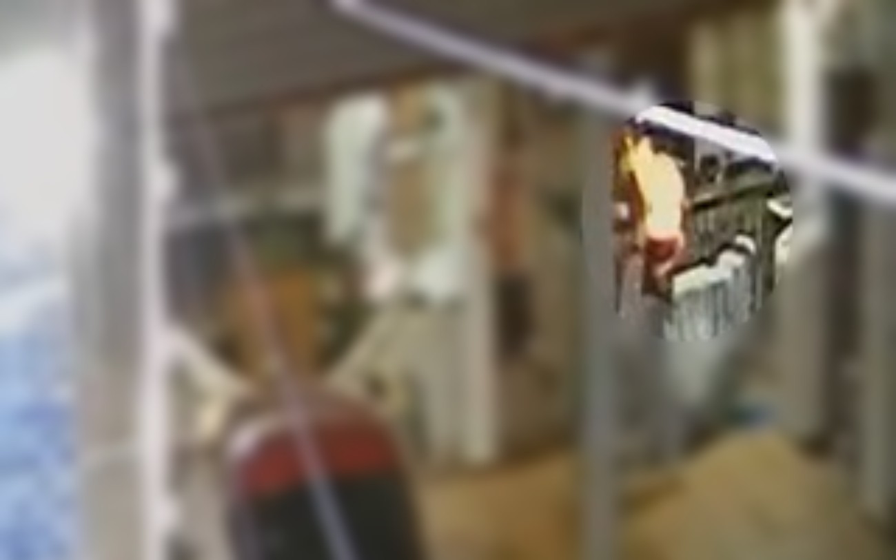 Imagens fortes: mulher é filmada em chamas dentro de casa, no Paraná; companheiro dela foi preso