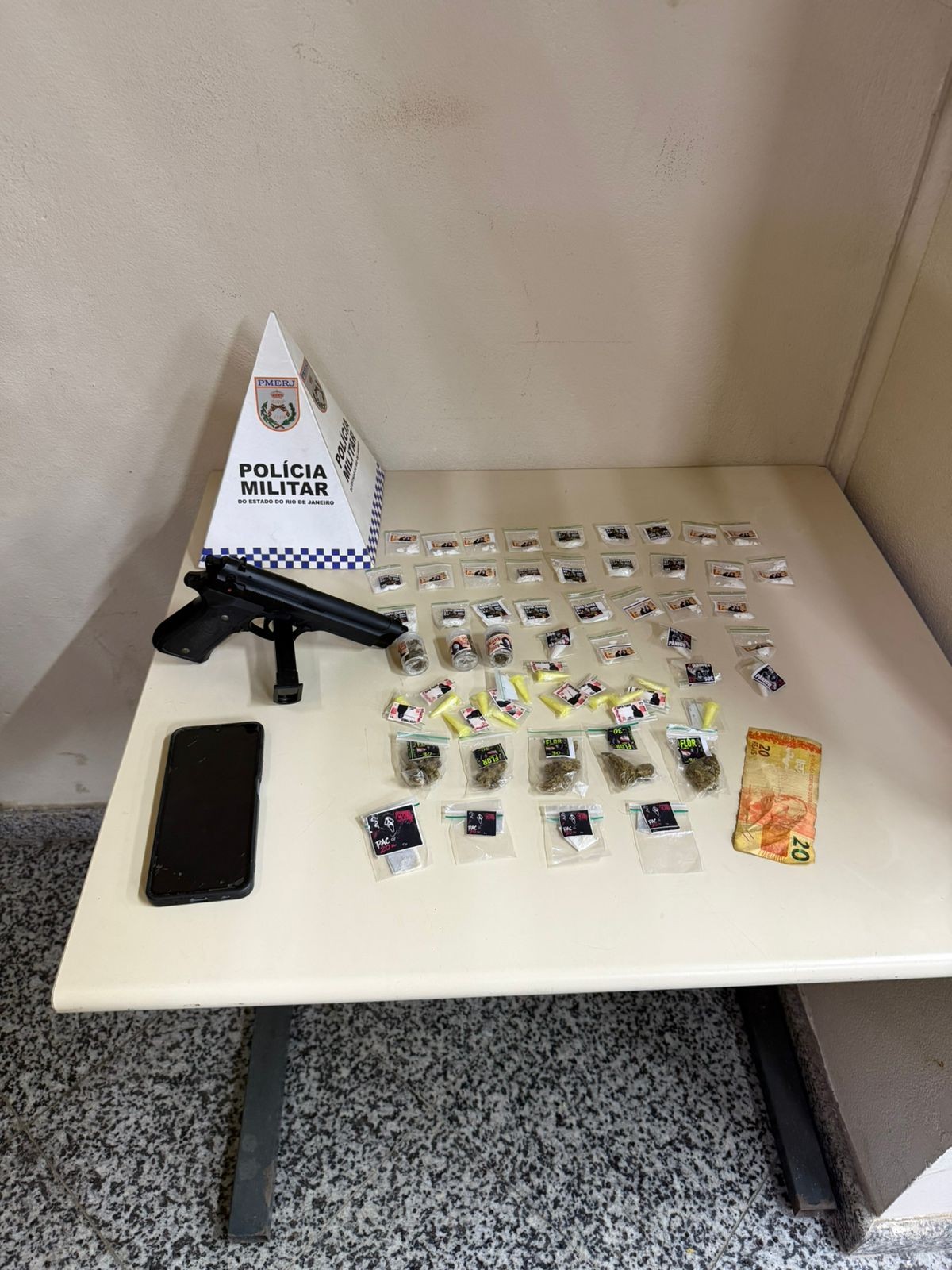 Homem é preso com drogas em Paraty 