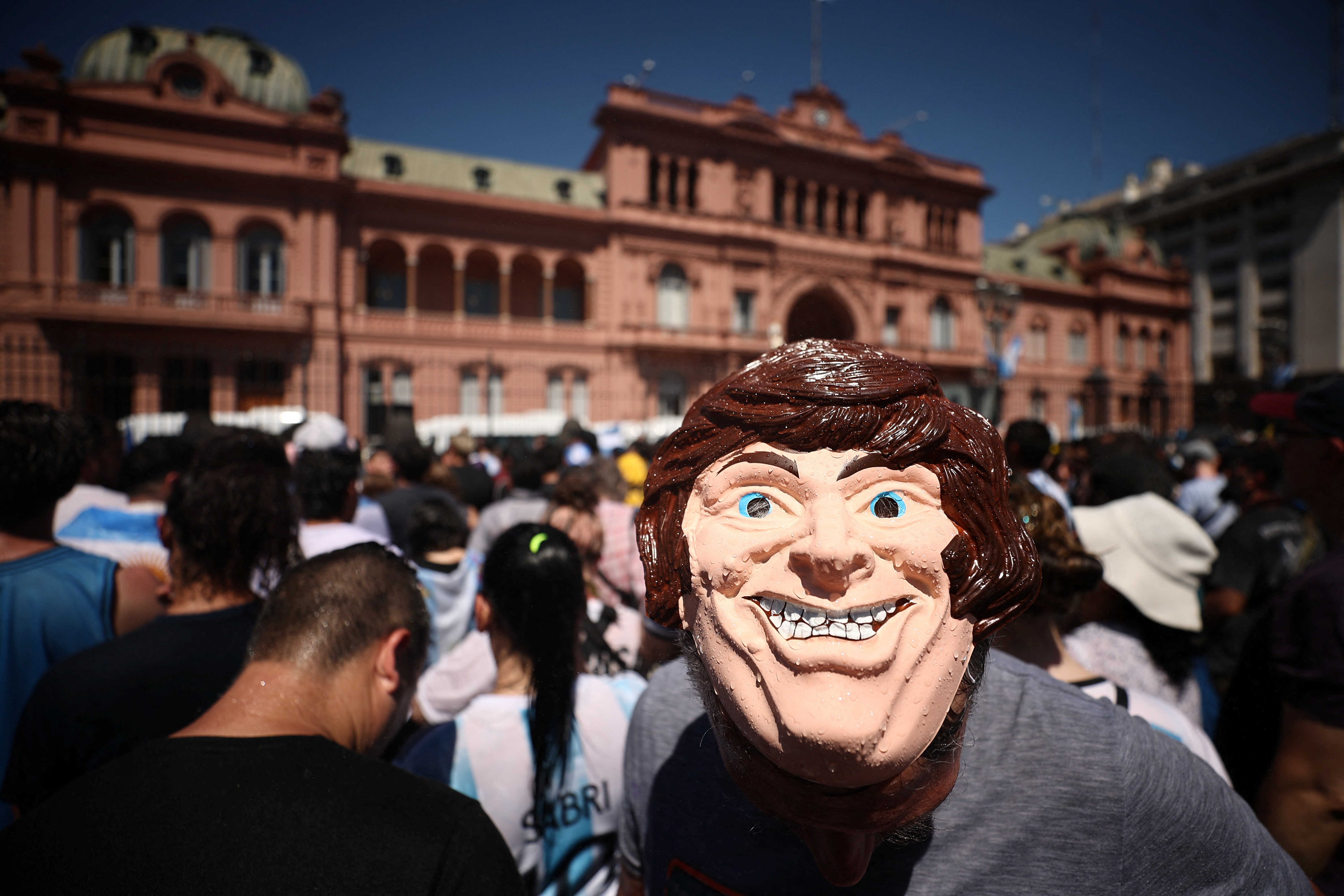 Governo da Argentina anuncia cancelamento de benefícios sociais de mais de 27 mil pessoas