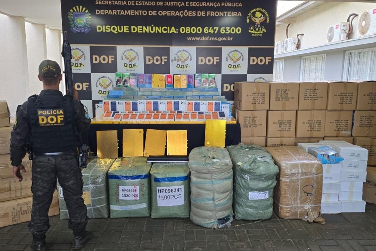 De iPhones a roupas: pai e filho são presos com mais de R$ 850 mil em contrabando em MS