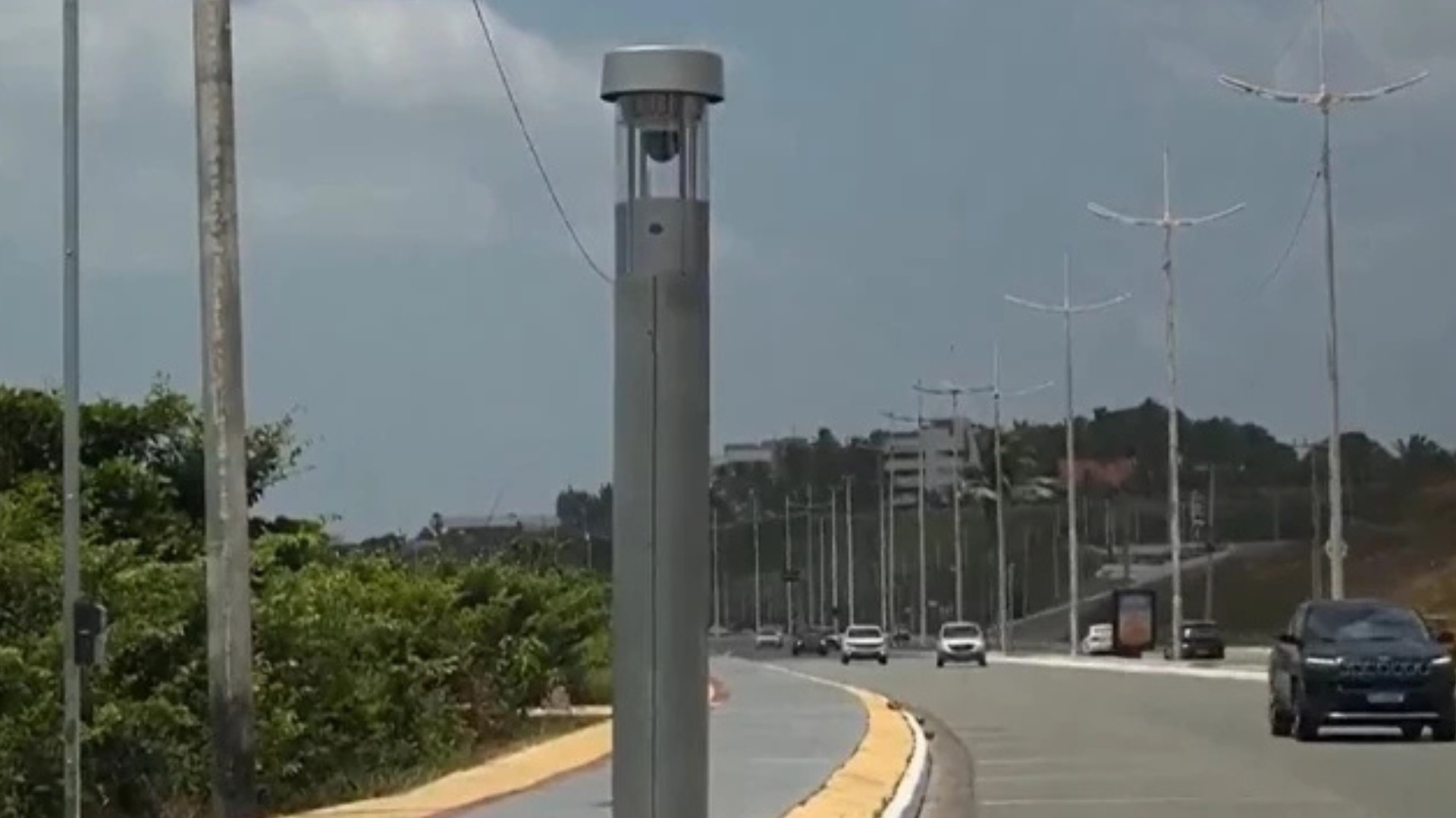 Totens com câmeras de segurança são instalados em São Luís; saiba como acionar botão de emergência