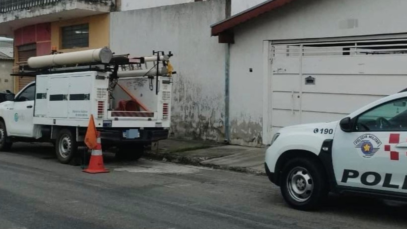 Operação da polícia flagra furto de energia em mercado de Pindamonhangaba, SP