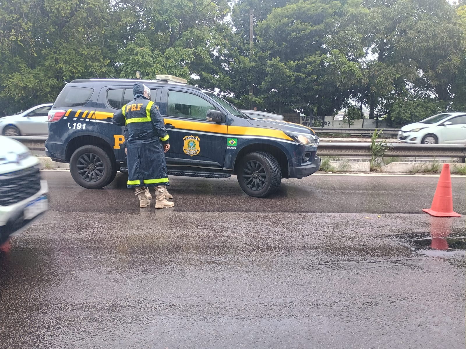 Mulher morre após colisão entre moto e carro, em João Pessoa
