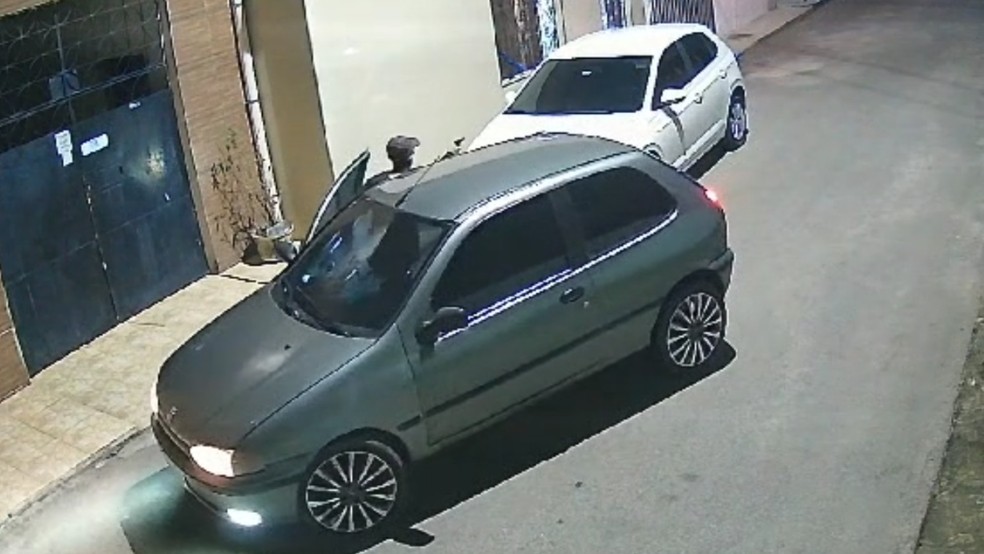 Mulher é mantida refém durante roubo em Fortaleza — Foto: Reprodução