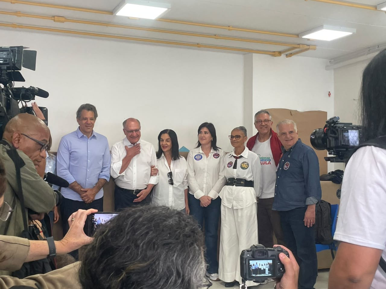 Haddad vota em Indianópolis, na Zona Sul de SP