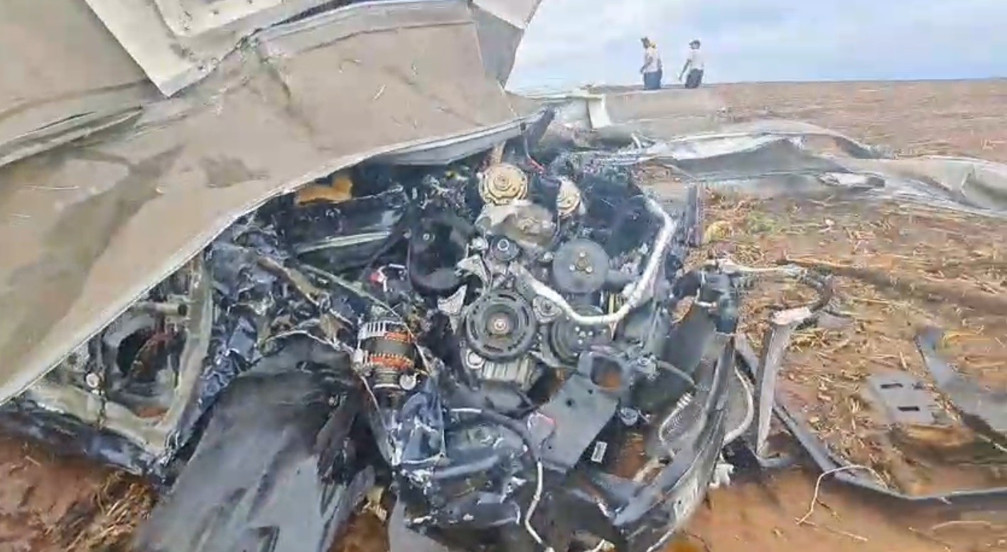 Fábrica de motores é destelhada durante temporal em Porto Feliz; carro foi encontrado capotado