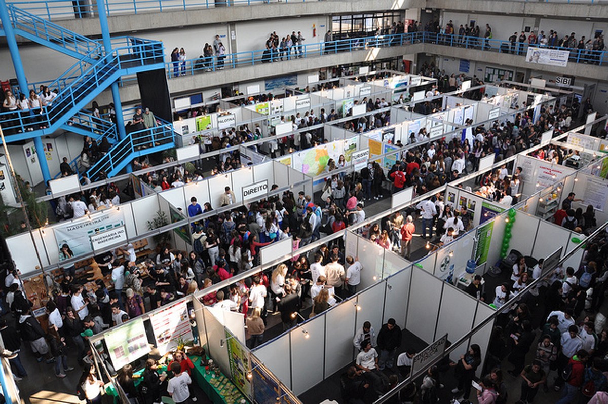 Feira de cursos e profissões da UFPR recebe inscrições | Educação | G1