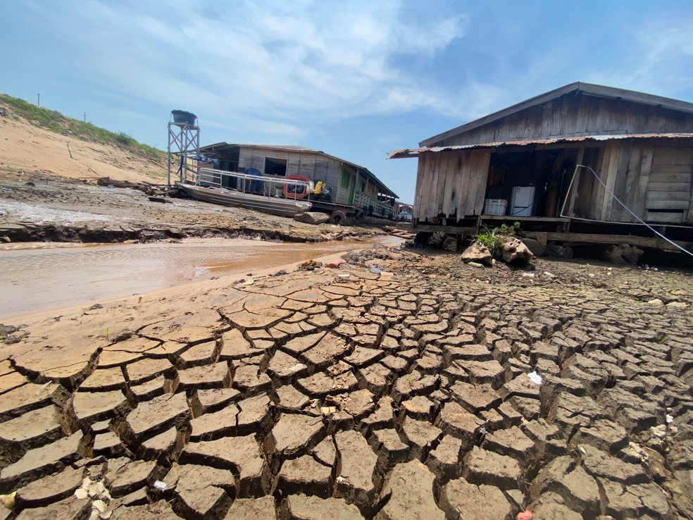 Lago Mauá, na Zona Leste de Manaus, durante a seca de 2023. Imagem feita em 5 de outubro de 2023 — Foto: Maurício Martins/Rede Amazônica