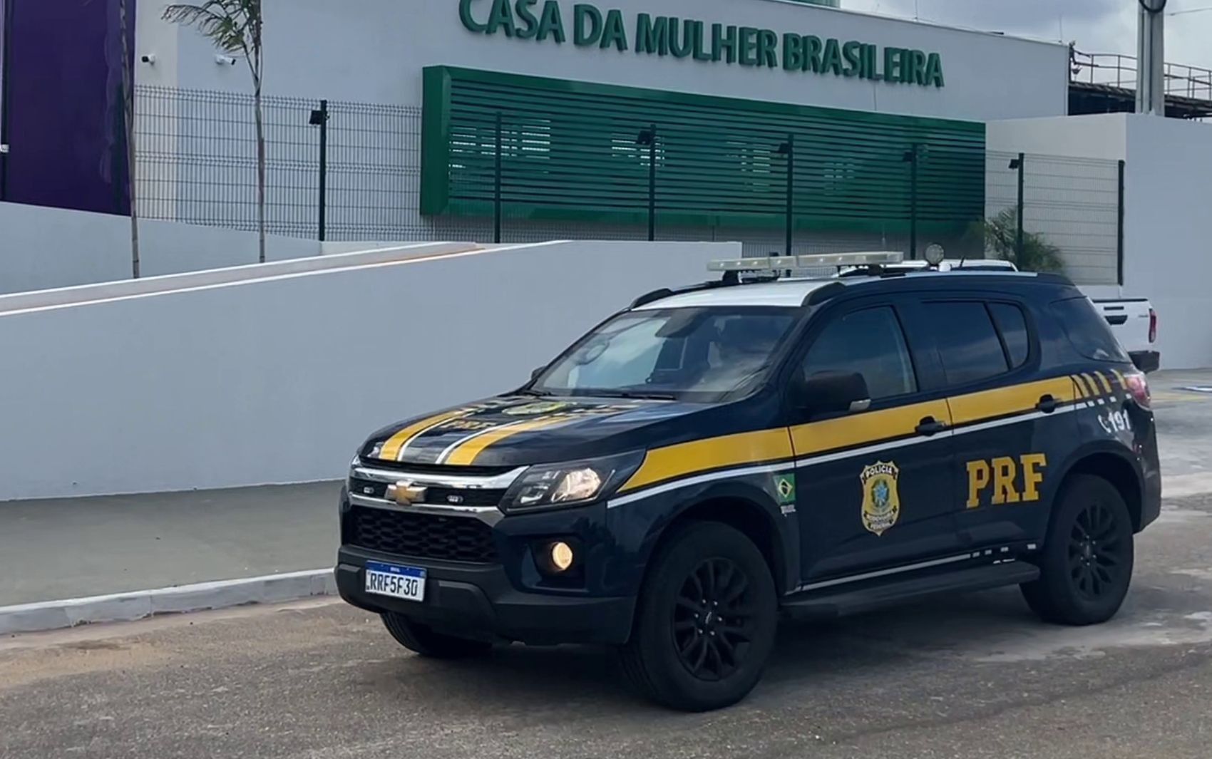 Homem é preso após sequestrar ex-companheira na BR-101 em São Cristóvão