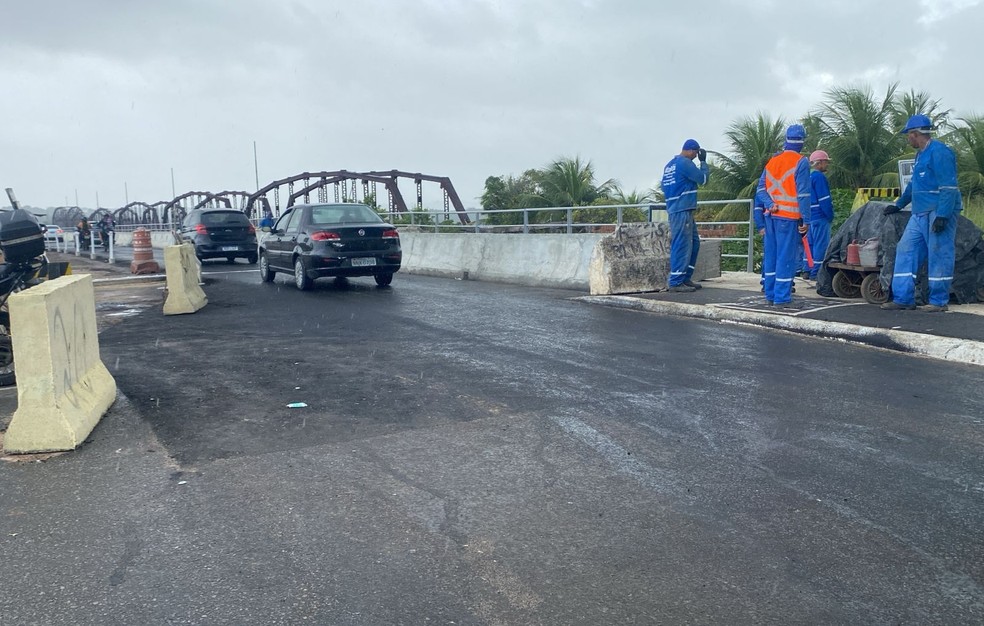 Dnit libera tráfego em terceira faixa sobre a ponte de Igapó, em Natal — Foto: Pedro Trindade/Inter TV Cabugi