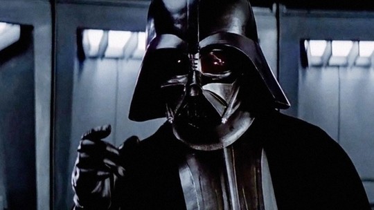 Disney e NBCUniversal abrem 1º grande processo contra empresa de gerador de imagens com IA - Gigantes de Hollywood acusam Midjourney de piratear suas bibliotecas e fazer 'inúmeras' cópias de personagens famosos, como Darth Vader.