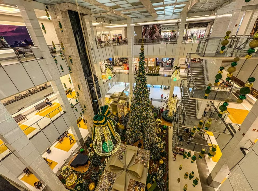 Shopping Midway Mall, em Natal (RN), no período natalino — Foto: Augusto César Gomes/g1