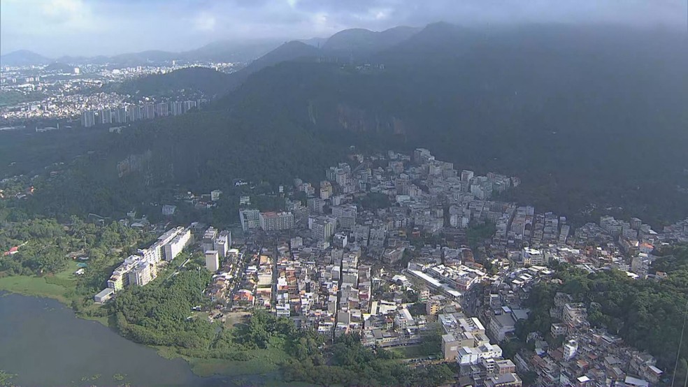 Comunidade da Muzema, na Zona Oeste do Rio &mdash; Foto: Reprodu&ccedil;&atilde;o/ TV Globo