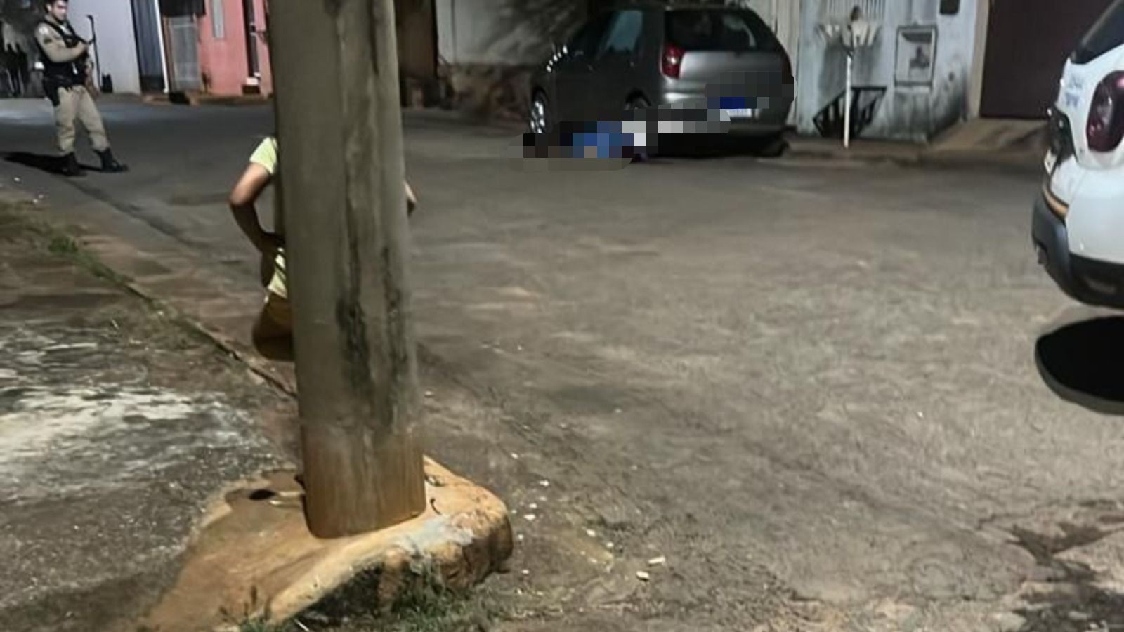 VÍDEO: Atirador distrai vítima com celular e a mata com 16 tiros à queima-roupa em MG