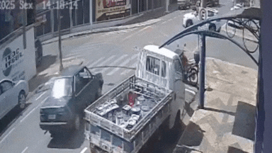 VÍDEO: Motorista dá ‘cavalo de pau’ para escapar de acidente em MG 