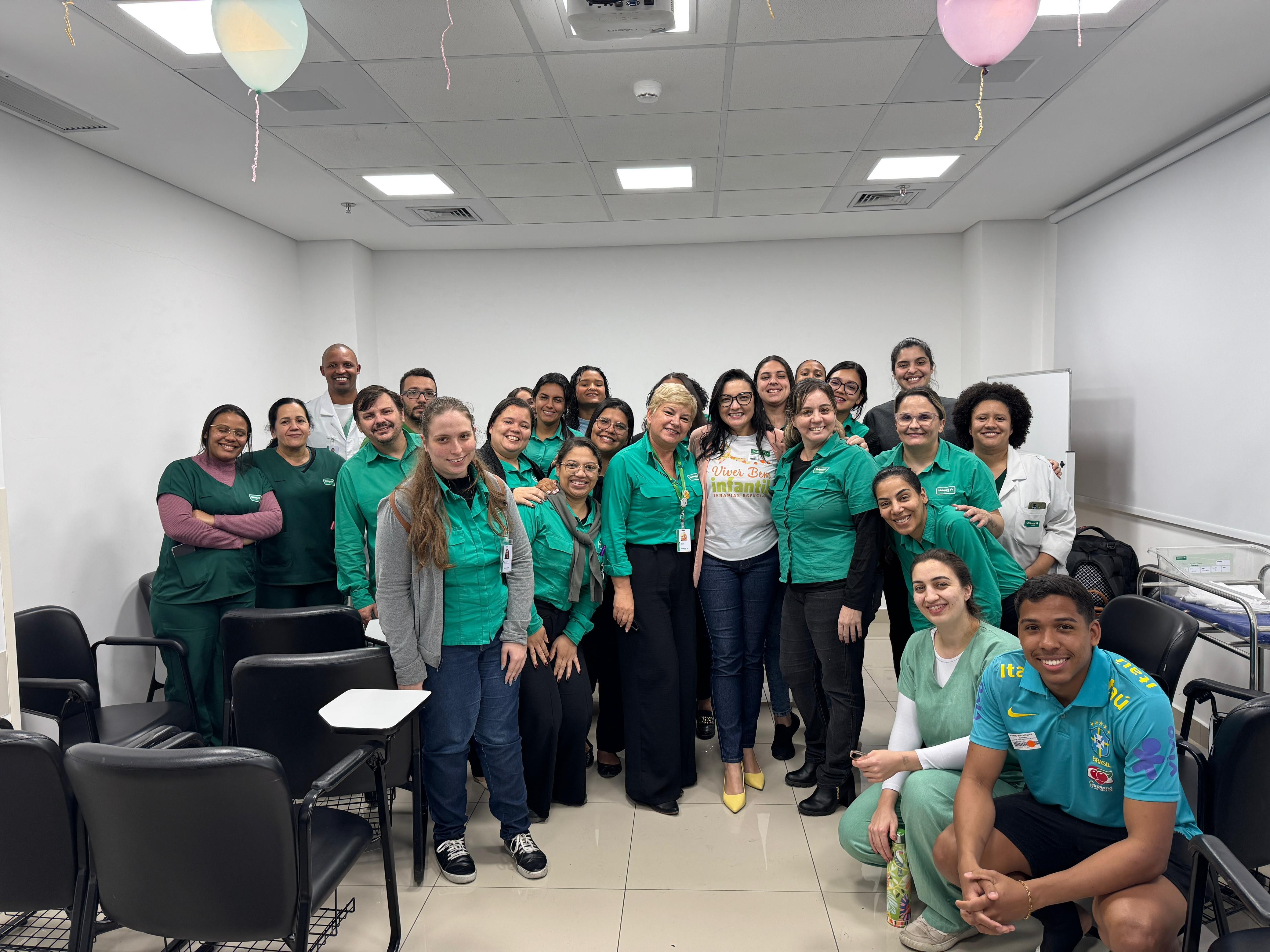 Unimed Resende capacita colaboradores em Comunicação Alternativa