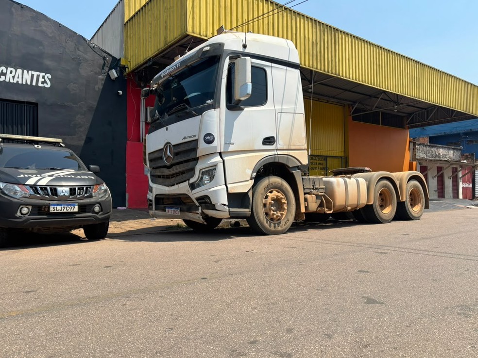 Caminhão envolvido em atropelamento em Porto Velho — Foto: Mateus Santos