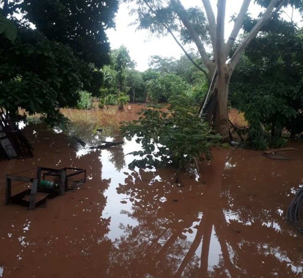 Chuva forte no município de Aquidauana, nesta sexta-feira. — Foto: Reprodução