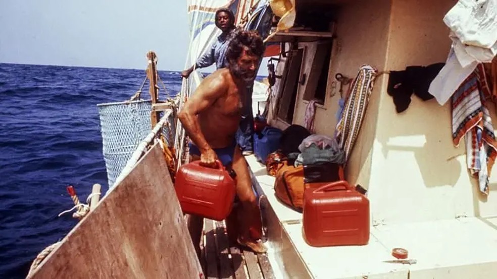 'Acordei no meio da noite, os outros dormiam tranquilamente à minha volta. Mas por alguma razão me senti completamente só', escreveu Genovés — Foto: Fasad/BBC