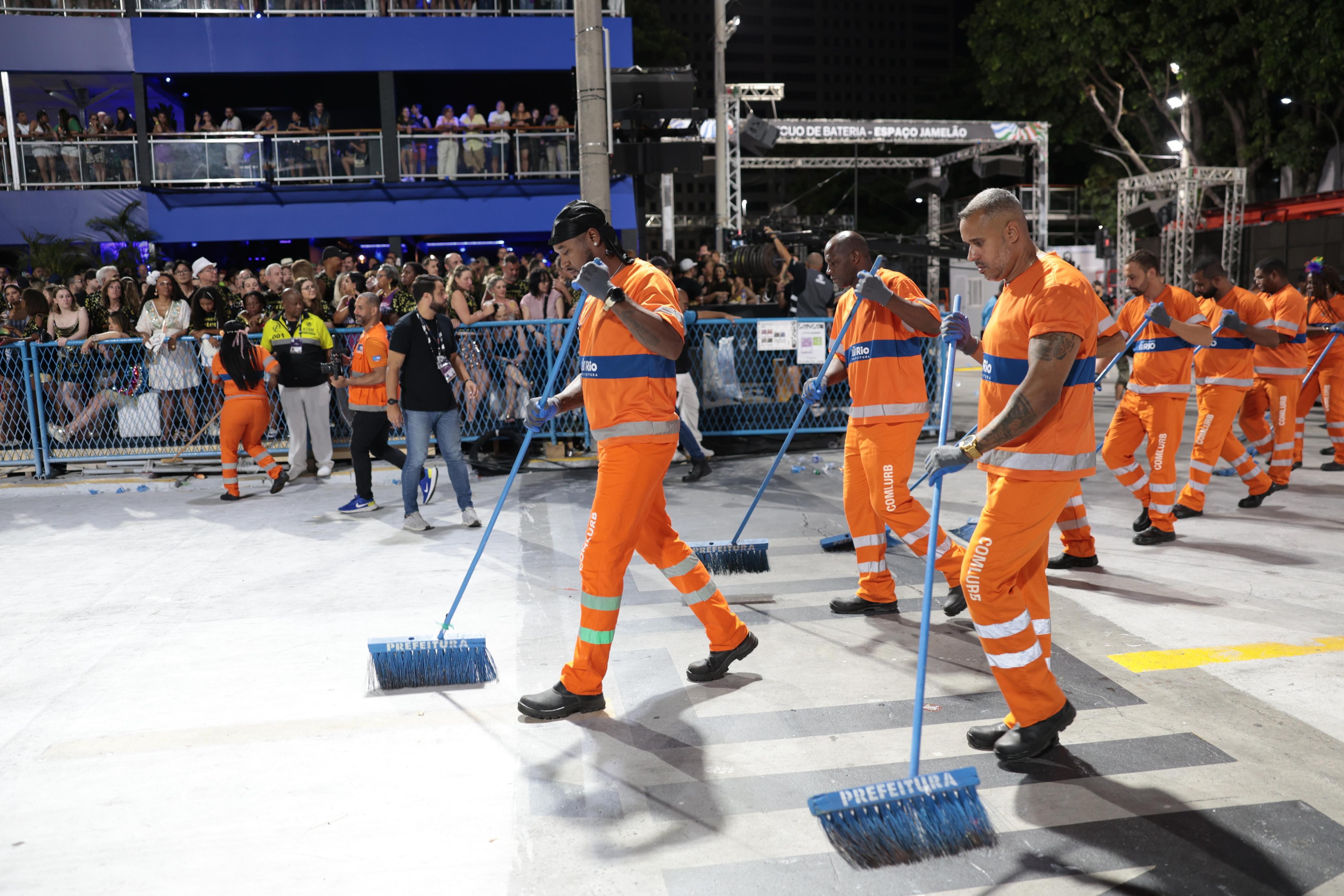 Carnaval 2025: Comlurb recolhe 71,4 toneladas de resíduos após Desfile das Campeãs