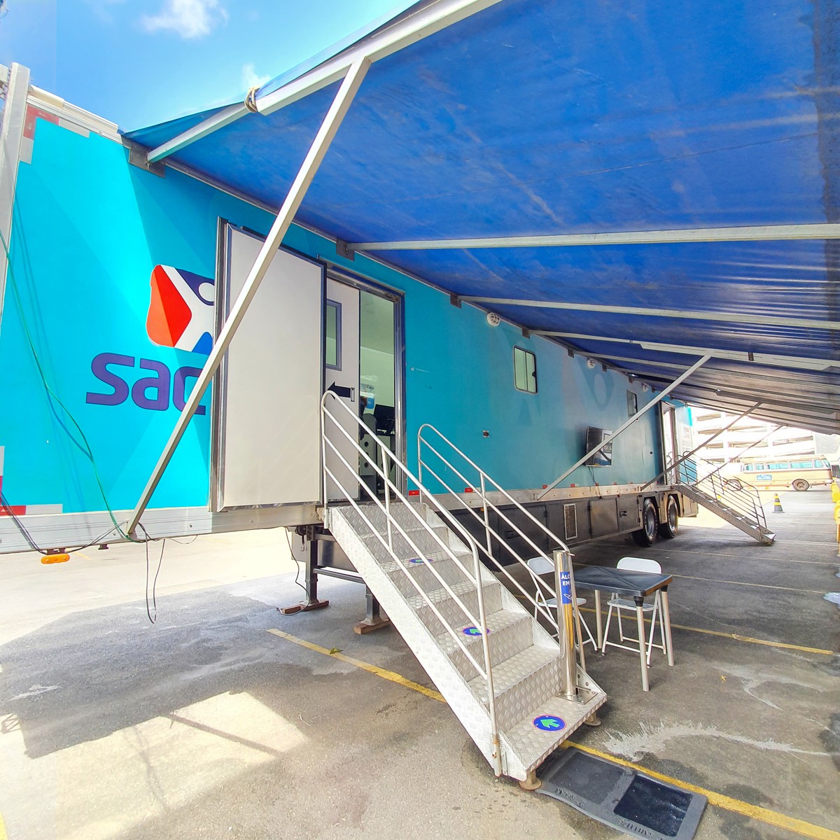 SAC Móvel faz atendimentos em shopping