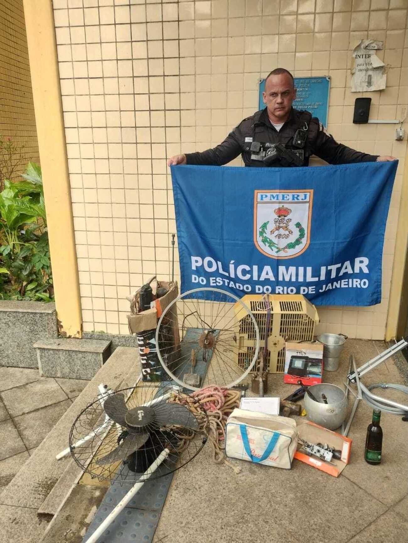 Dupla é presa suspeita de furto em Paulo de Frontin 