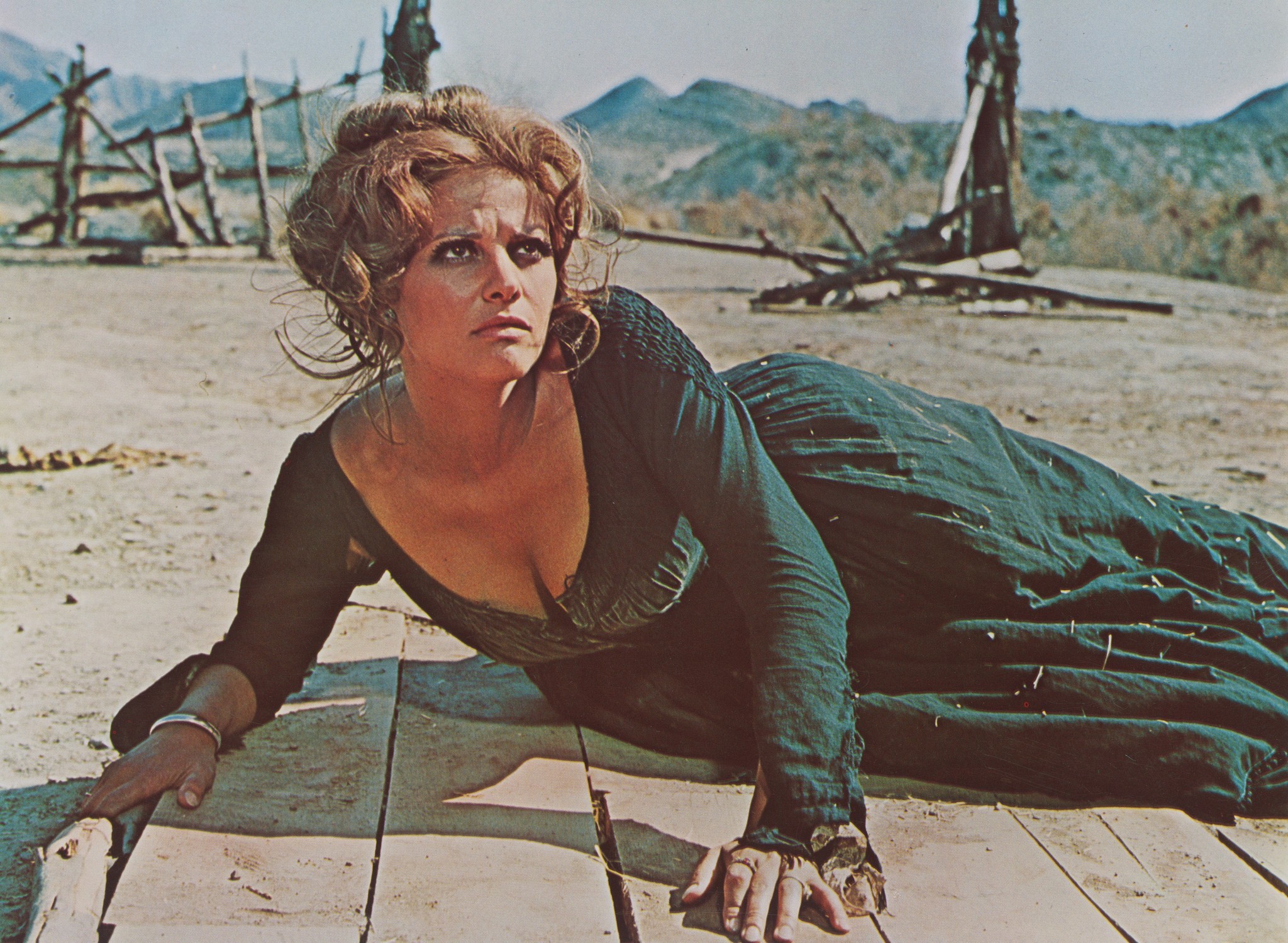 Claudia Cardinale, musa do cinema italiano, morre aos 87 anos