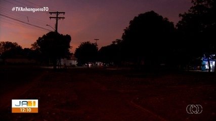 Moradores da Arno 61 reclamam da falta de iluminação pública na praça da quadra