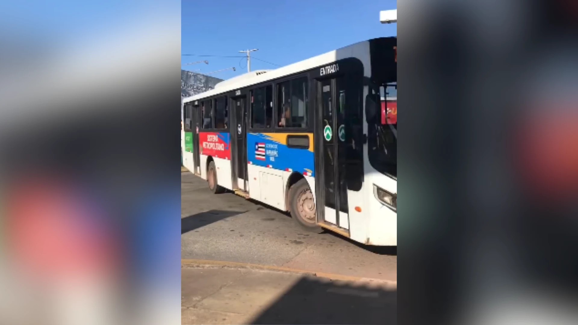 PM prende casal em flagrante durante assalto a ônibus na Av. Jerônimo de Albuquerque, em São Luís