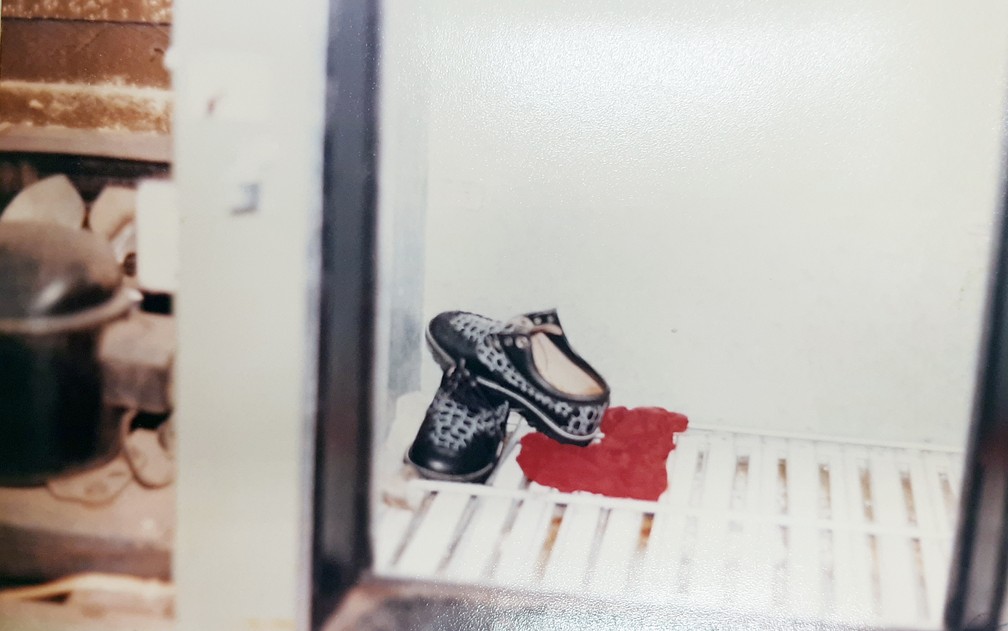 Sapatos e roupas de João Paulo foram encontrados arrumados ao lado do corpo — Foto: Reprodução/ Poder Judiciário