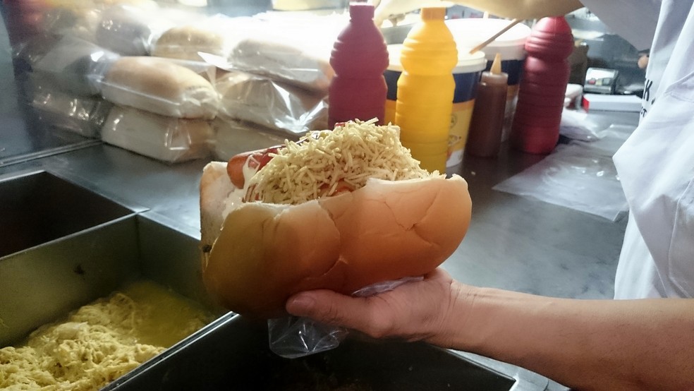 Dia do Hot Dog: Santos tem aumento de delivery do lanche e conta com  versões que conquistam o público; veja, Santos e Região