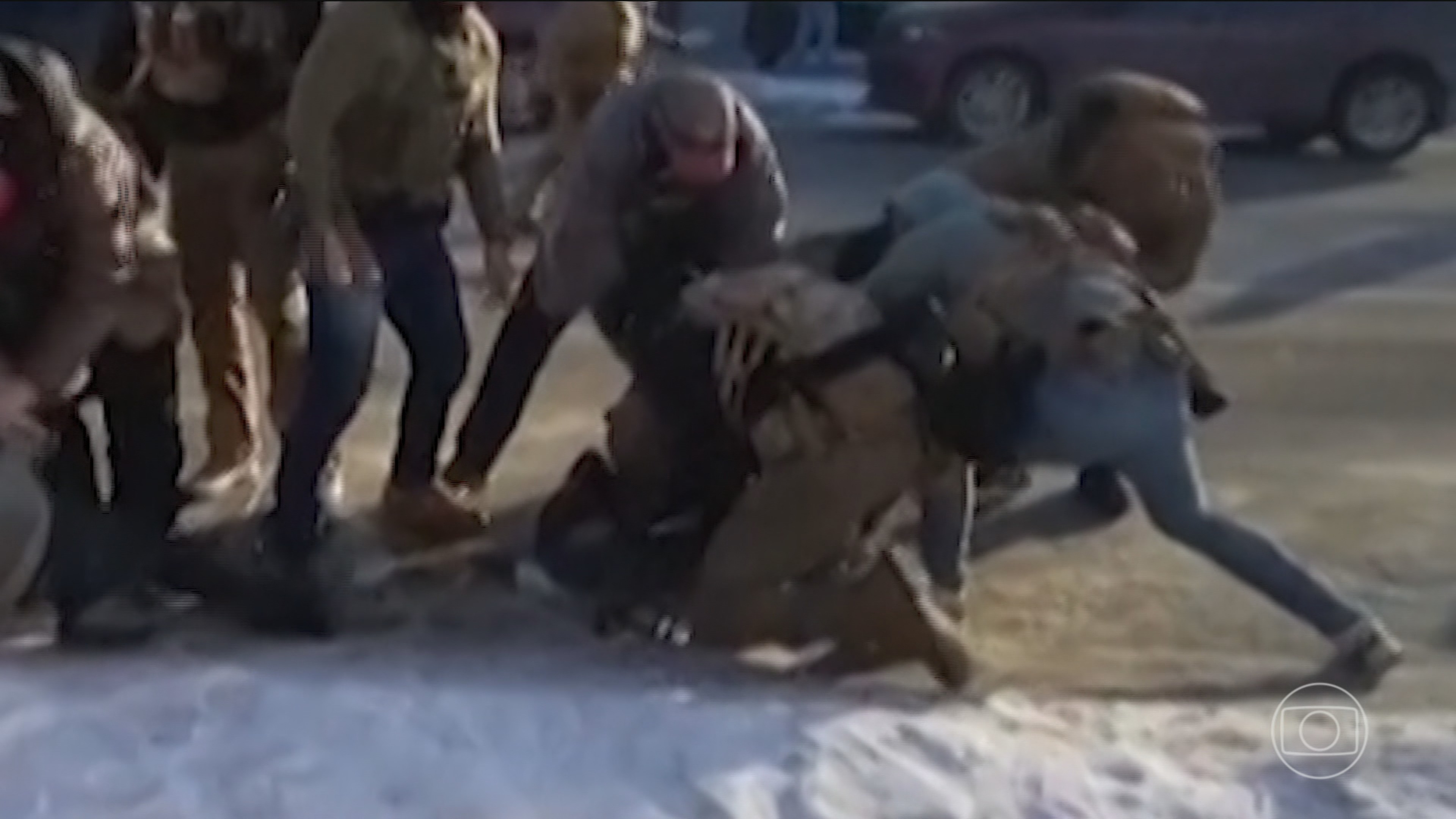 Nos EUA, governo afasta dois agentes federais que mataram um cidadão americano em Minneapolis