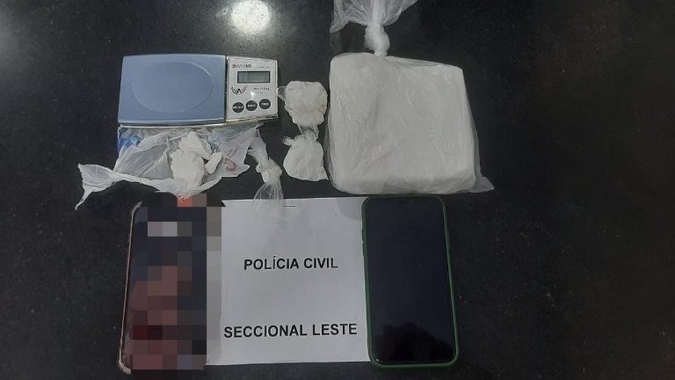 Homem foi encontrado com quantidade de substâncias ilícitas — Foto: Divulgação/Polícia Civil