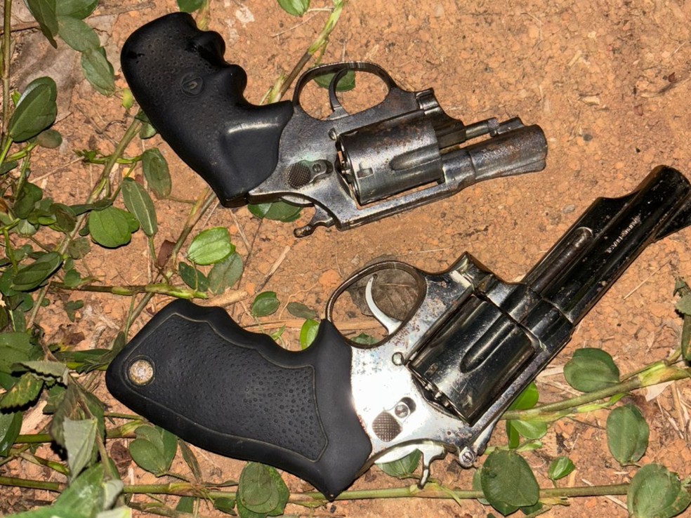 Irmãos presos por tráfico e armas em Santa Efigênia de Minas