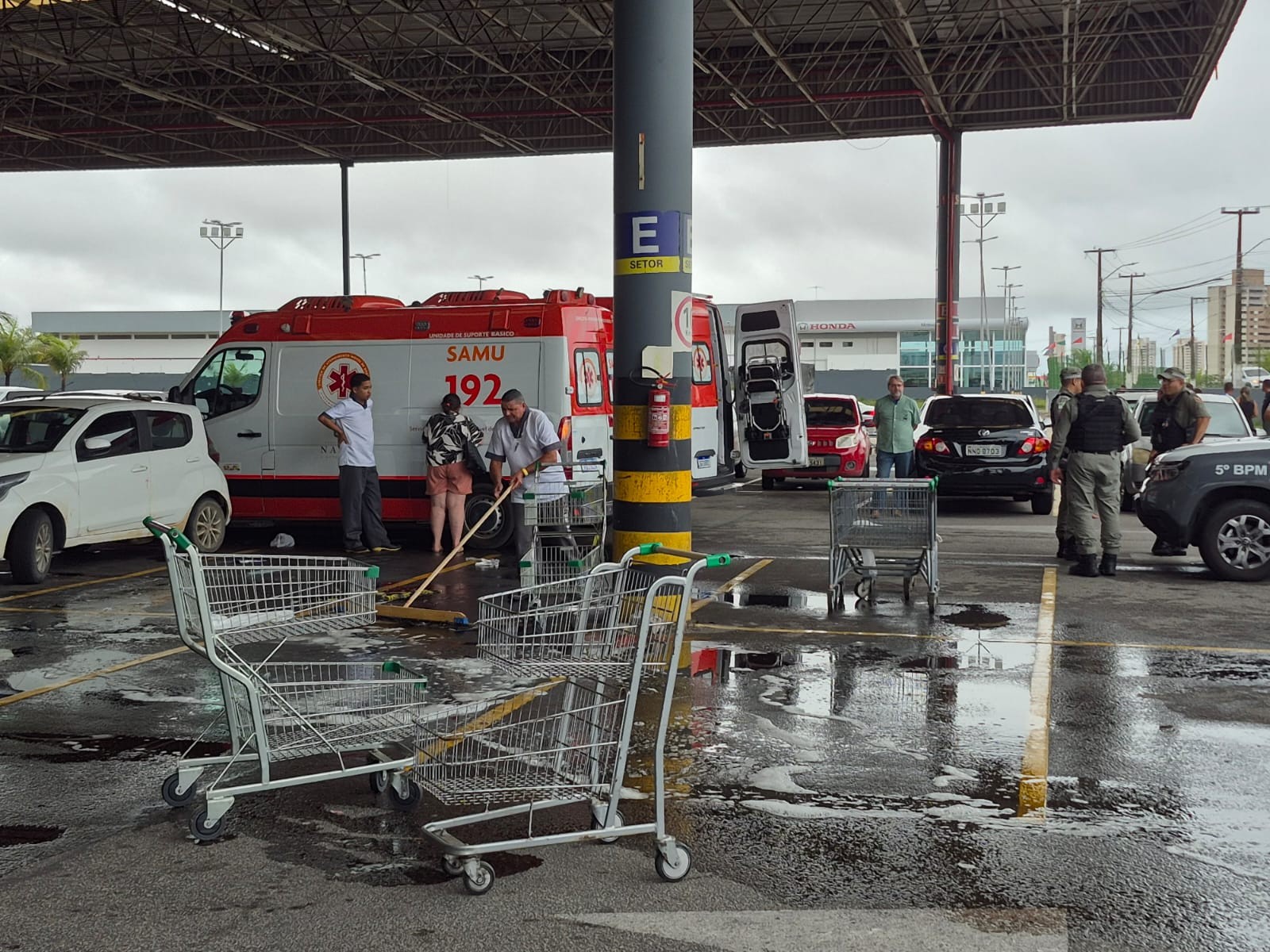 Polícia investiga se dívida pode ter motivado assassinato de universitário no estacionamento de hipermercado em Natal