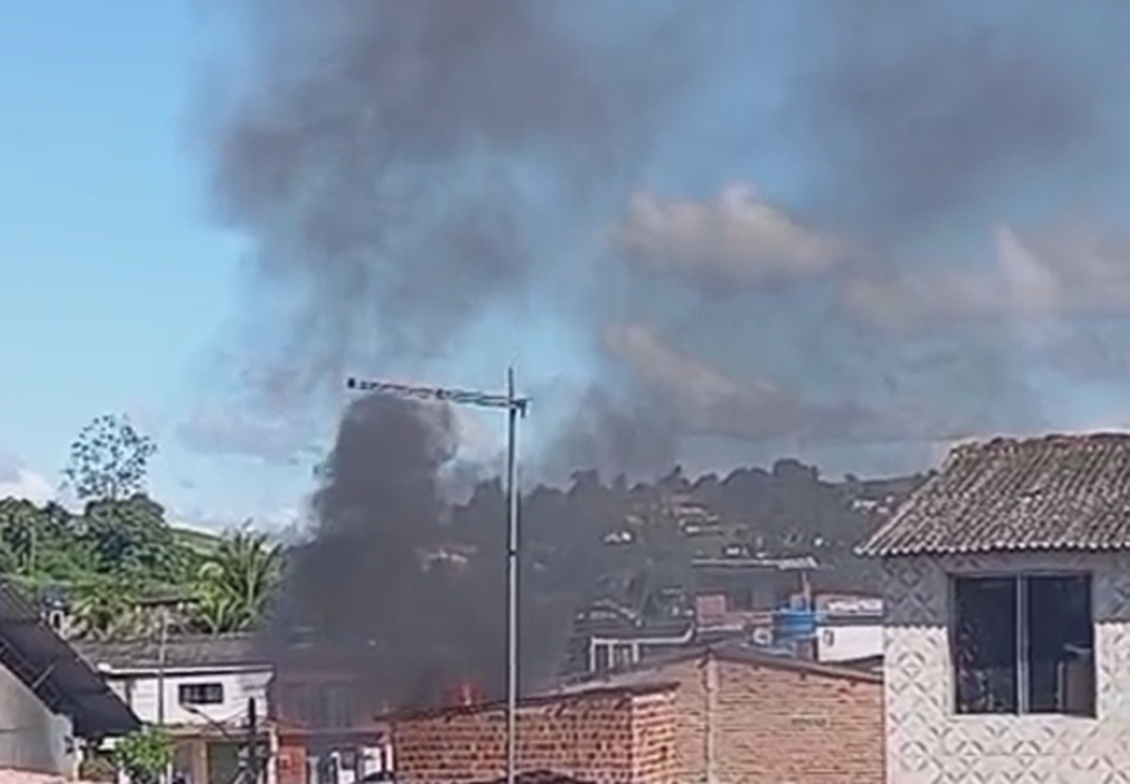 Mulher morre após incêndio atingir casa no interior de Pernambuco; VÍDEO