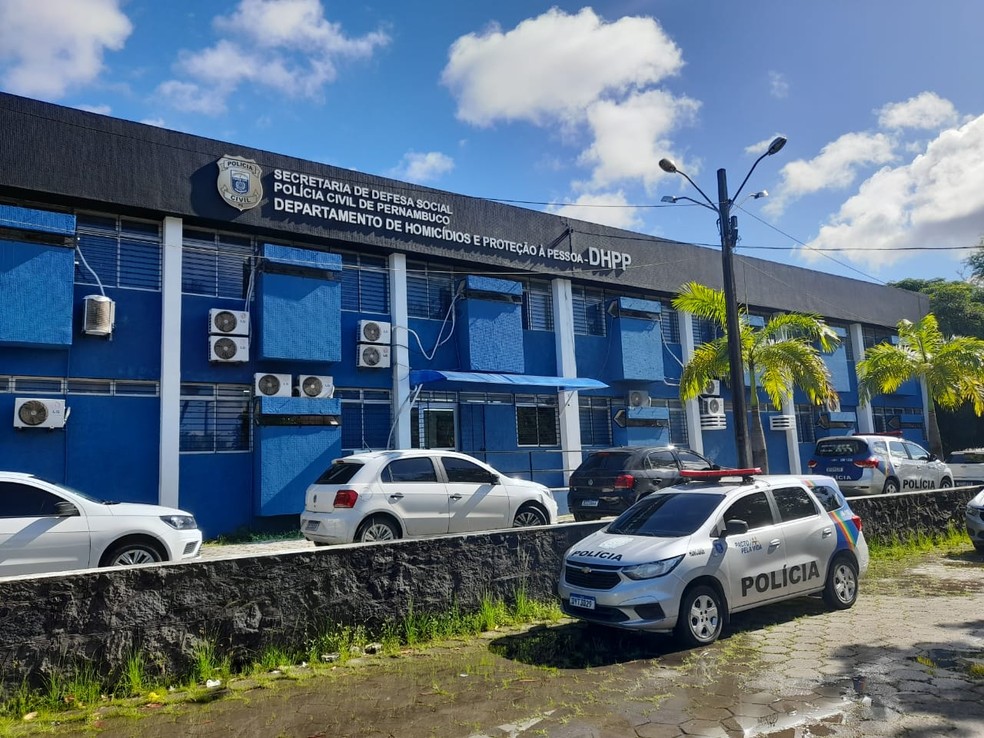 Departamento de Homicídios e de Proteção à Pessoa (DHPP), no Cordeiro, na Zona Oeste do Recife — Foto: Artur Ferraz/g1