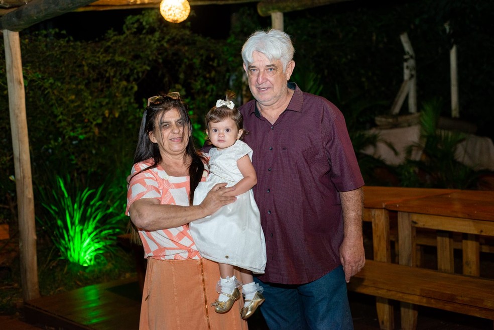 6 de 9
VIlma com a filha Rebeca e o marido &mdash; Foto: Arquivo pessoal