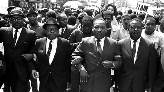Apesar de oposição da família, governo Trump divulga arquivos do FBI sobre morte de Martin Luther King Jr. - A divulgação inclui mais de 240 mil páginas que estavam sob sigilo desde 1977. Pastor e líder do movimento pró-direitos civis e igualdade foi assassinado em 4 de abril de 1968, em Memphis, no Tennessee.