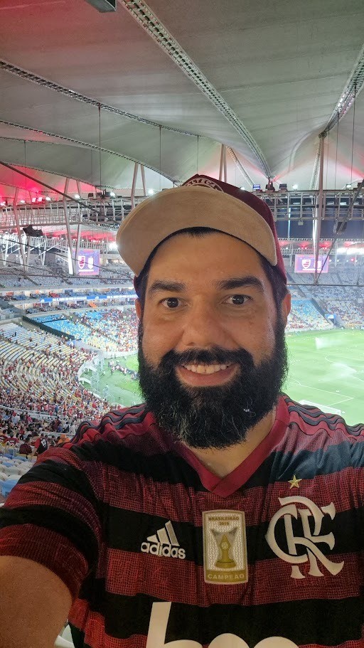 Torcedor relata que Outsider cancelou pacote para a final da Libertadores; site registra aumento de denúncias