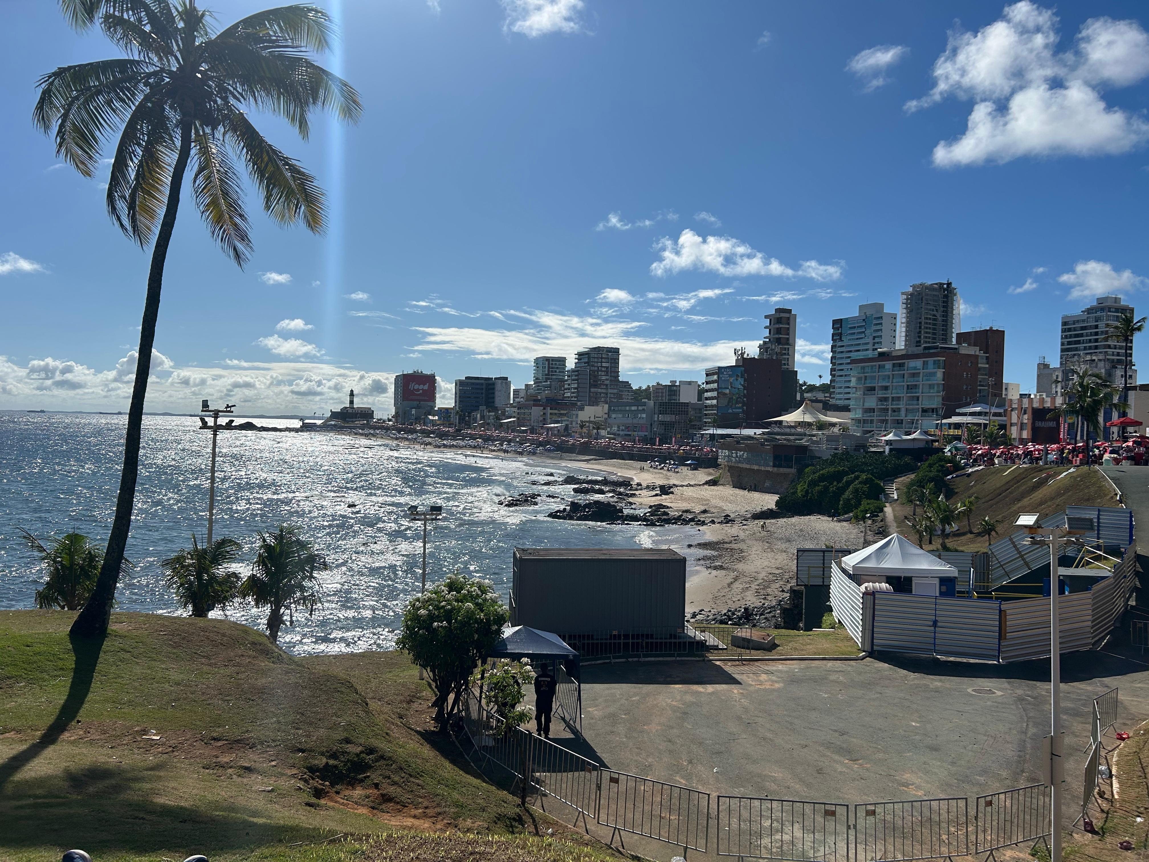 Casos de afogamento terminam com um morto e um desaparecido em praias de Salvador