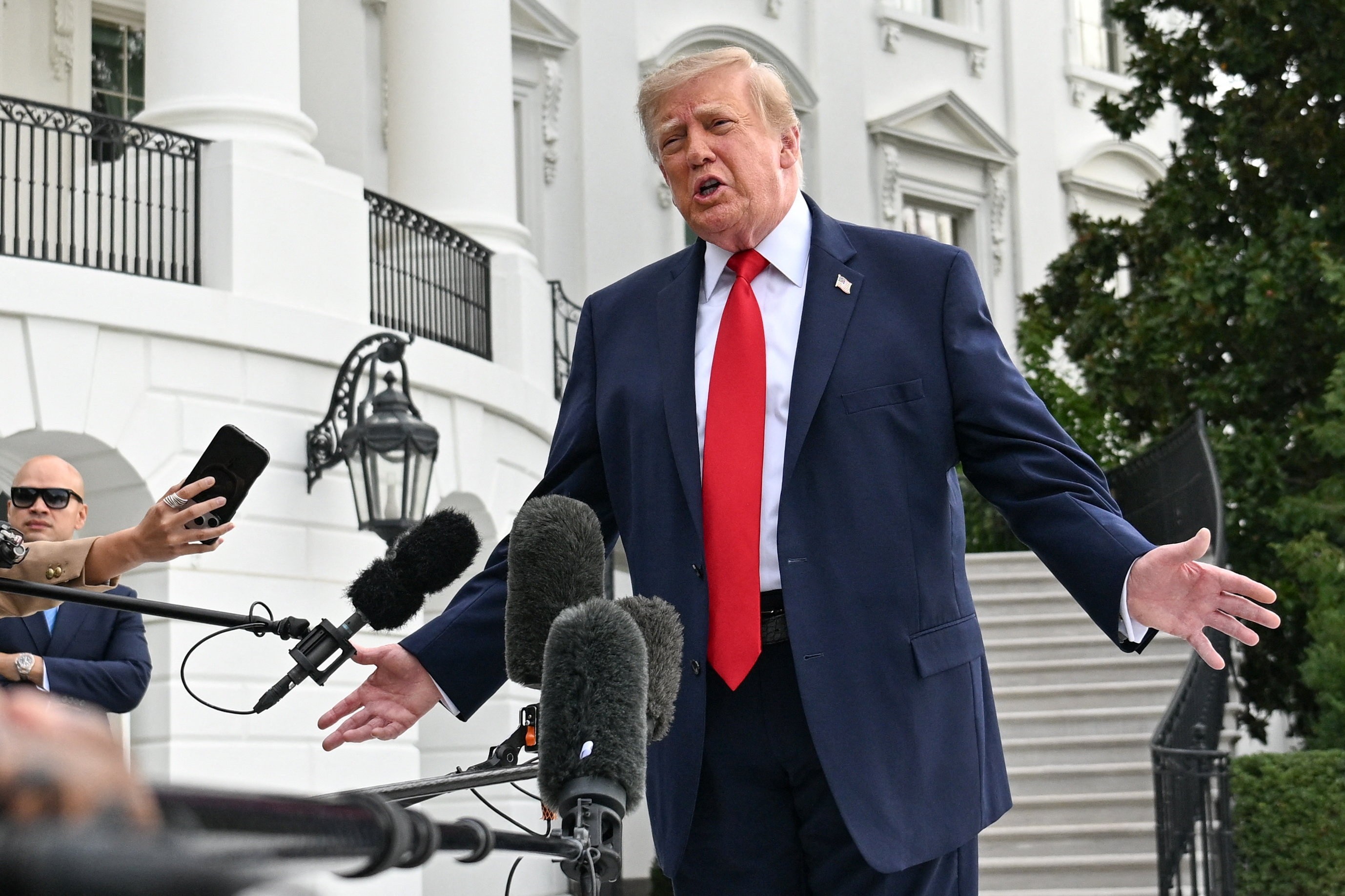 Trump diz que EUA e Cuba vão chegar a um acordo e descarta ação militar na ilha