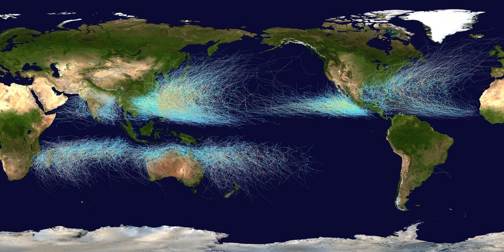 Trajetória de todos os ciclones tropicais que se formaram no mundo entre 1950 e 2005. — Foto: NASA/National Hurricane Center