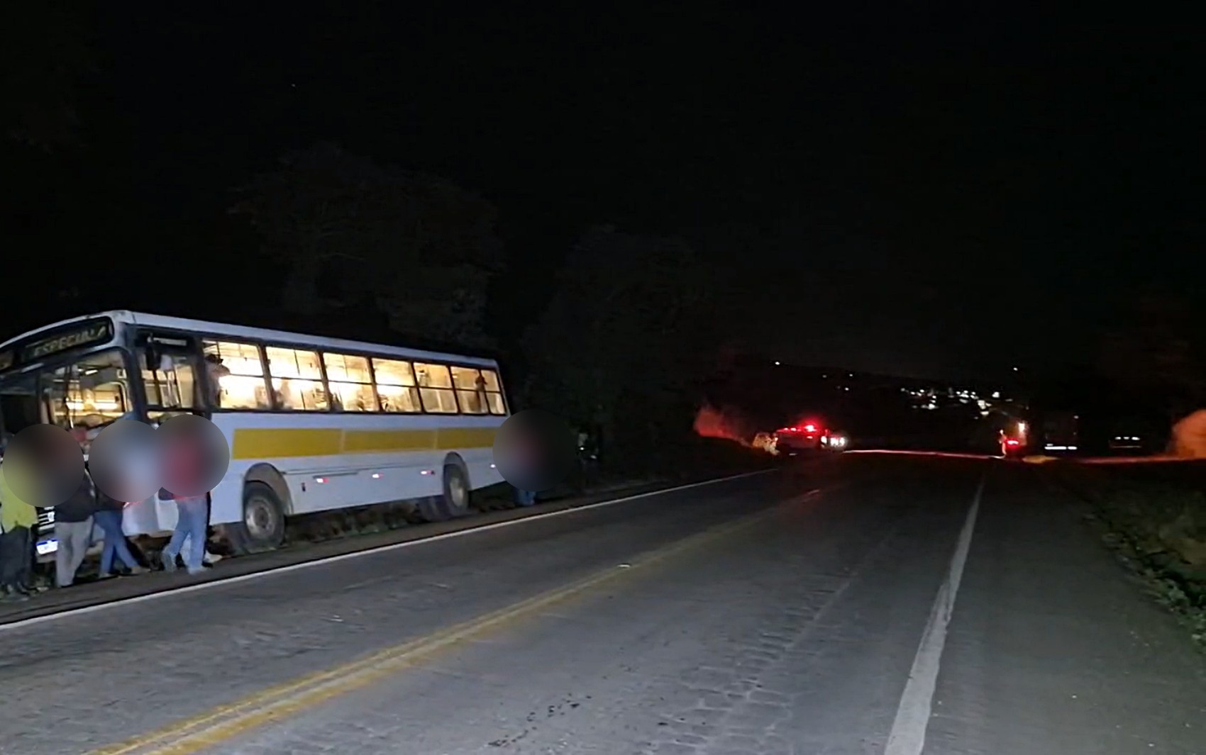 Mulher de 63 anos morre após ser atropelada por caminhão na MG-446, em Alpinópolis, MG