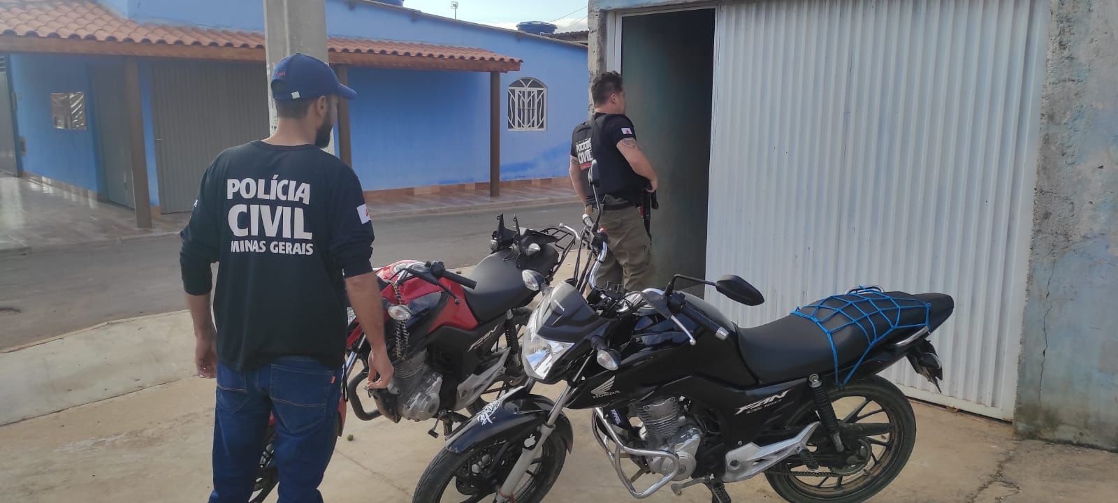 Policiais cumprem 10 mandados de busca durante operação de combate aos crimes de roubo e tráfico em Espinosa