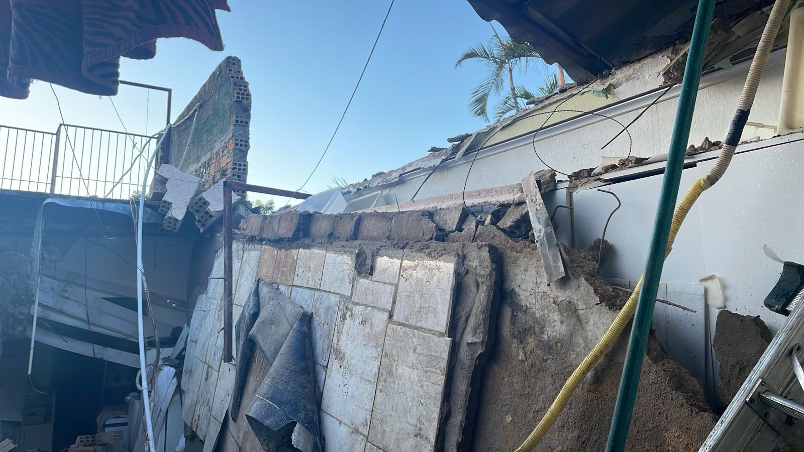 Três crianças ficam feridas após laje desabar em piscina no RS