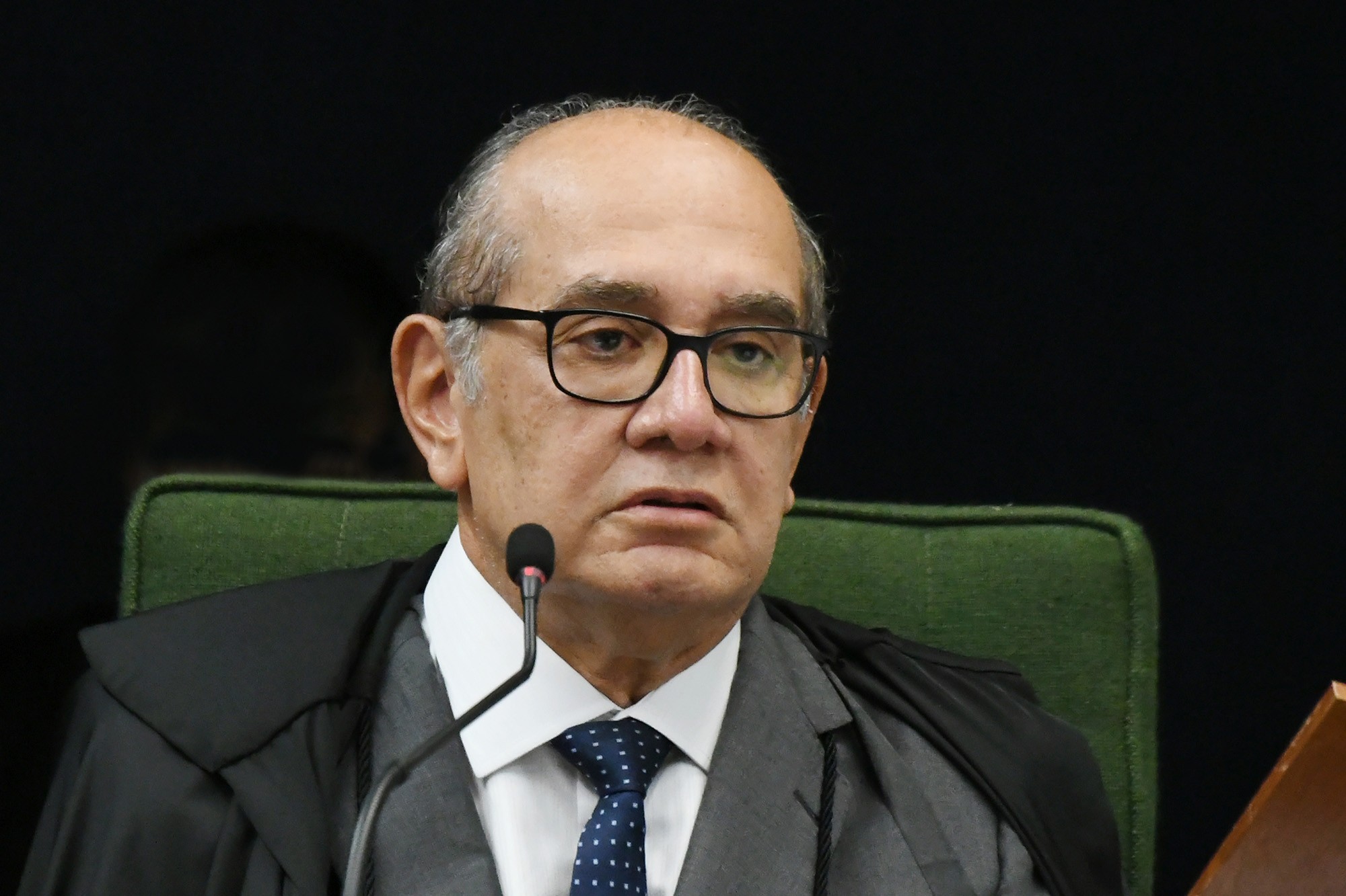 É #FAKE que mulher de Gilmar Mendes agrediu repórter em entrevista 
